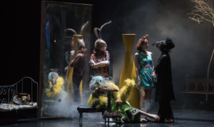 Lewis versus Alice | S’aventurer dans le plaisir du nonsense @ Théâtre La Criée